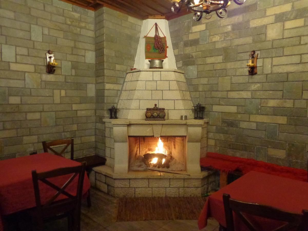 Alonaki Guesthouse Plátanos Buitenkant foto