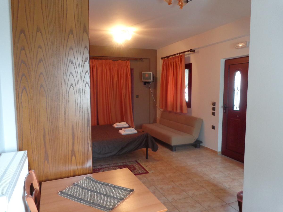 Alonaki Guesthouse Plátanos Buitenkant foto
