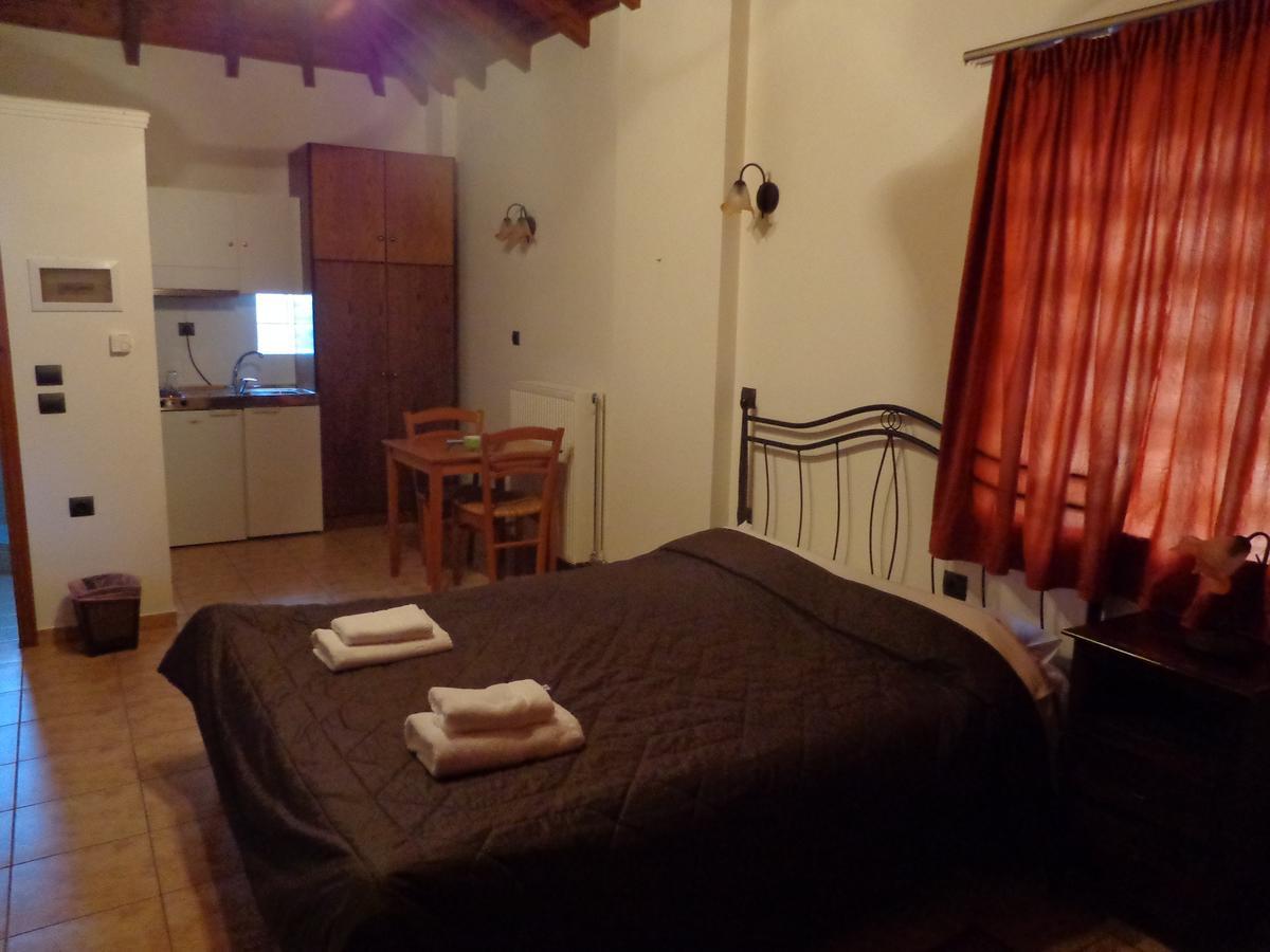 Alonaki Guesthouse Plátanos Buitenkant foto