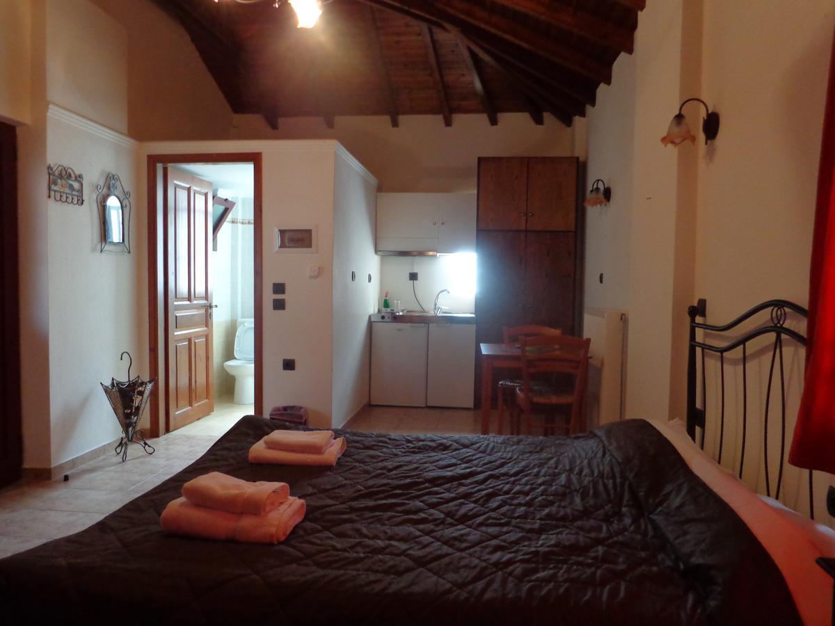 Alonaki Guesthouse Plátanos Buitenkant foto